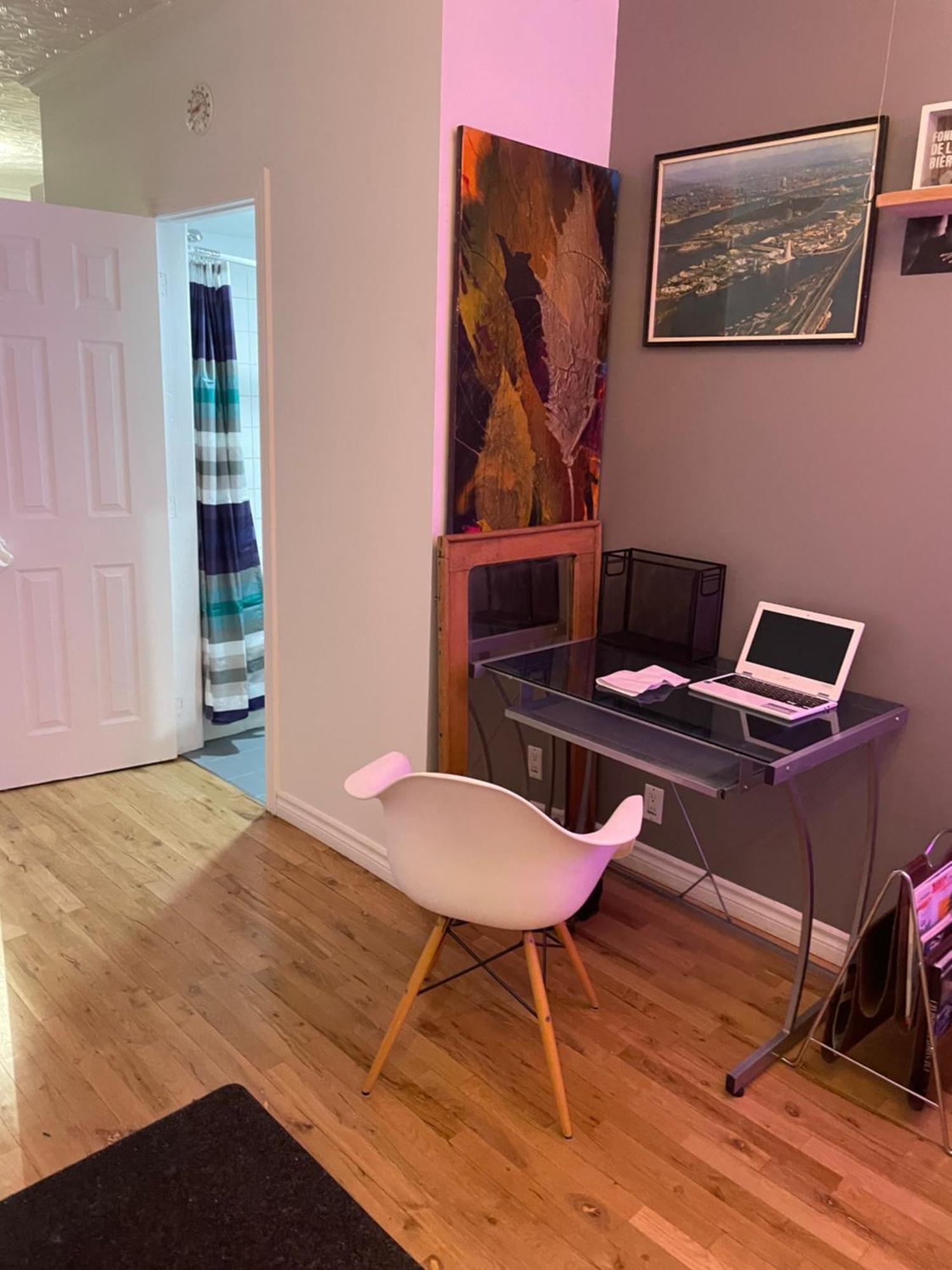 Condo, Avec Cour! 5min Metro! Et Marche Jean-talon Appartement