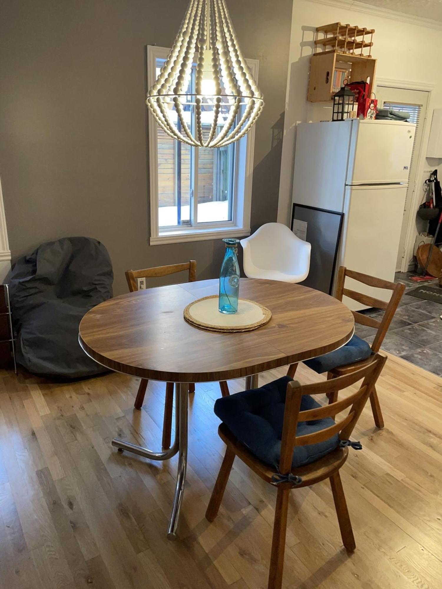 Condo, Avec Cour! 5min Metro! Et Marche Jean-talon Appartement *